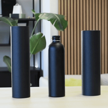 Flaskor med skruvlock i aluminium med pump eller spraylock